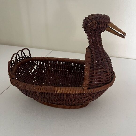 Vintage Brown Rattan Wicker Duck Basket Woven Wood Bird Farmhouse Decor Boho - Picture 14 of 14